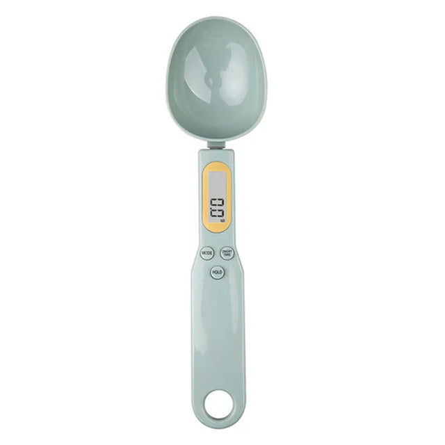 lepel met digitale weegschaal