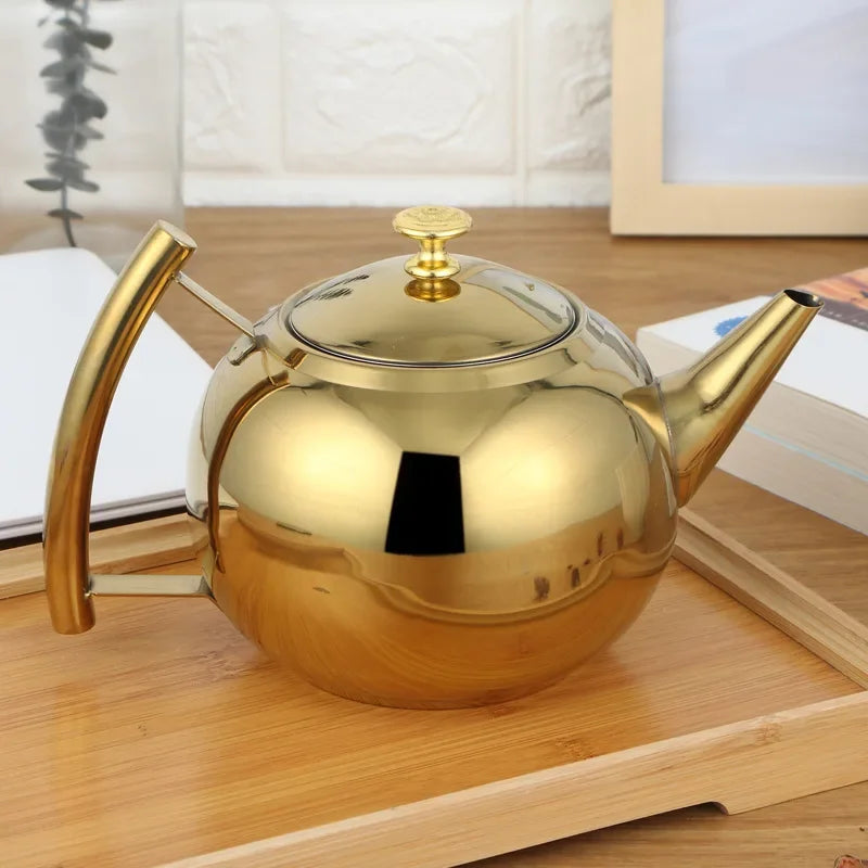 gouden of zilvere theepot