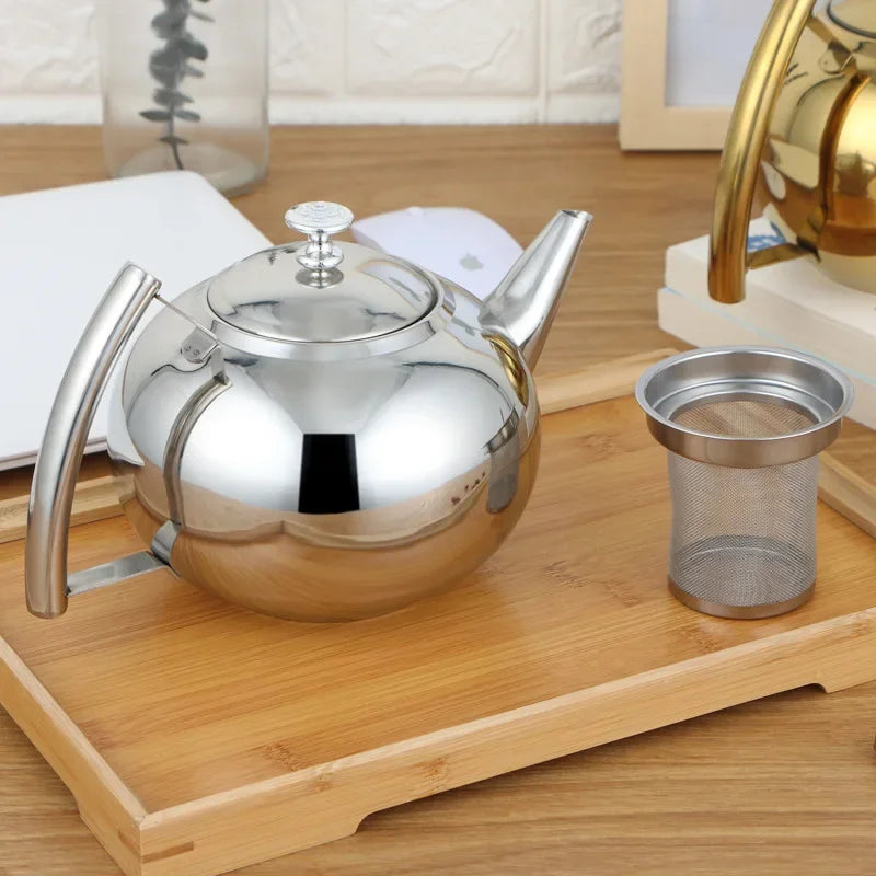 gouden of zilvere theepot